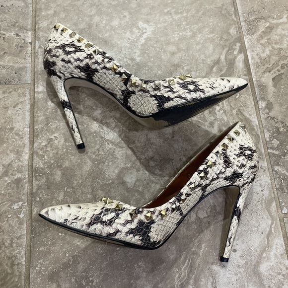Steve Madden Proto-S Bone Snakeskin Heel with Studs Sz 8.5 M - Picture 8 of 11